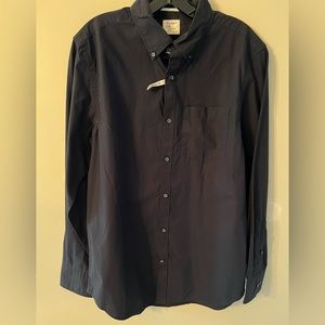 Old Navy Men’s Classic Fit Button Down Collar Shirt in Black. NWT Size M